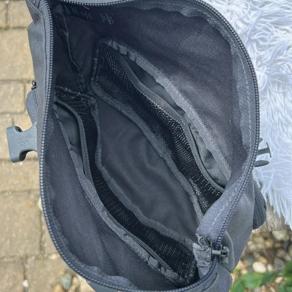 lululemon athletica Dark Gray Early Embark Kit
5L - Picture 10 of 14